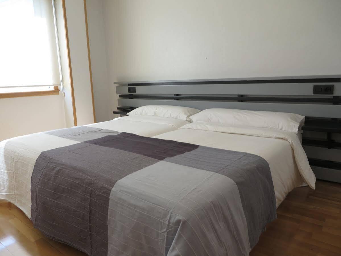 Hotel Ofi Ла Коруня Екстериор снимка