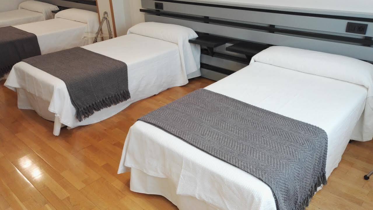 Hotel Ofi Ла Коруня Екстериор снимка