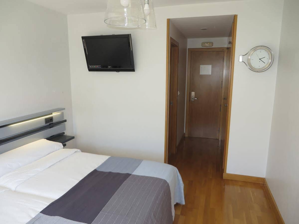 Hotel Ofi Ла Коруня Екстериор снимка